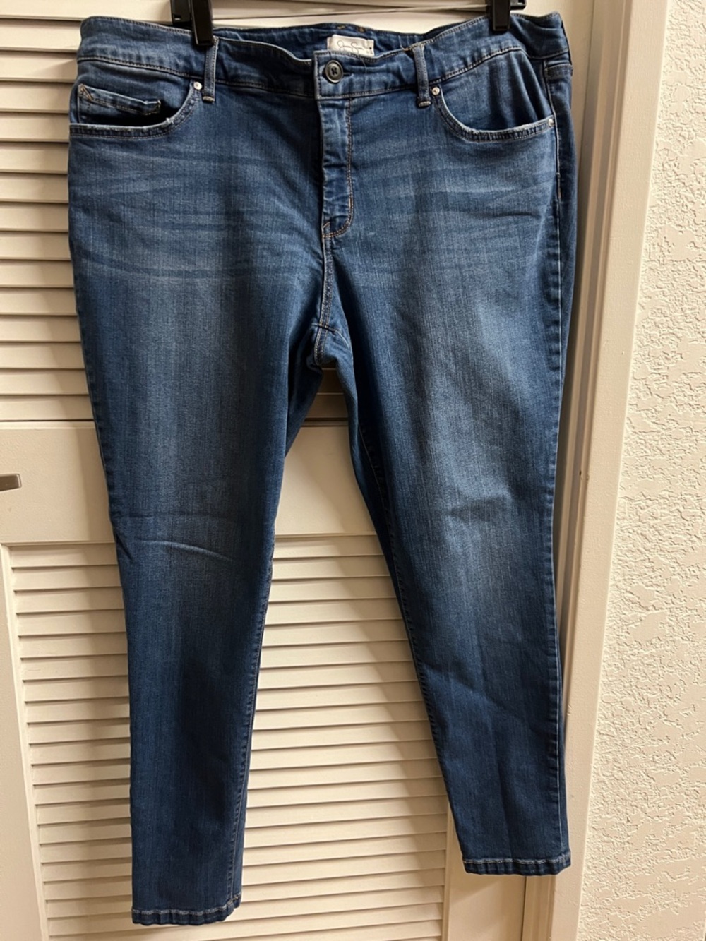 Women’s Jessica Simpson stretch skinny jeans, forever rolled ankle SZ 20W
